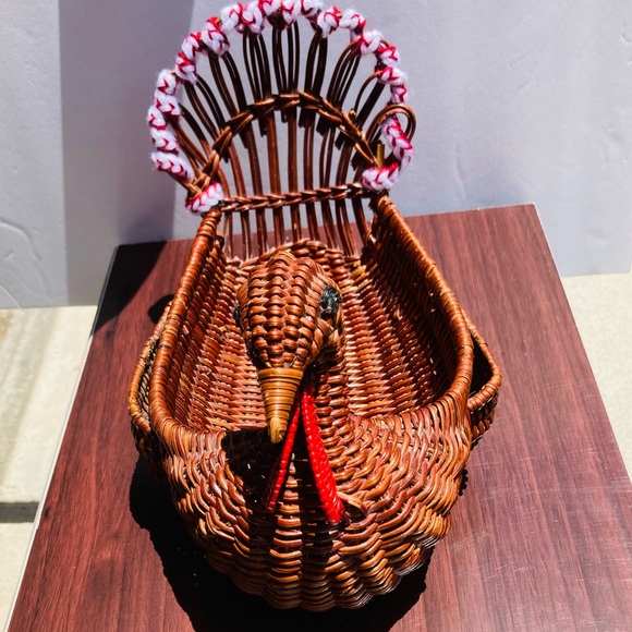 Handwoven Wooden macrame centerpiece - Picture 4 of 5